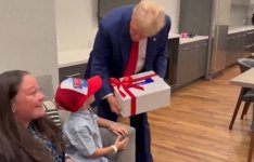 trump gift kid new york.jpg