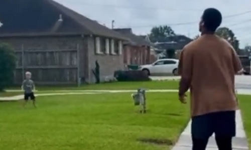 Jameis Winston plays catch with neighborhood kid, Twitter waits for the interception