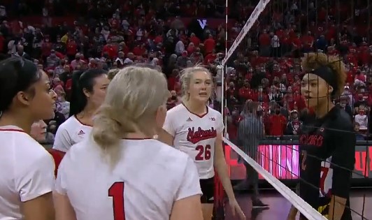 Women’s volleyball team apologizes to opponent who was yelled at for taking a knee during National Anthem